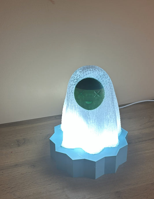 Lampada Fantasmino LED accesa con luce soffusa ideale come luce notturna