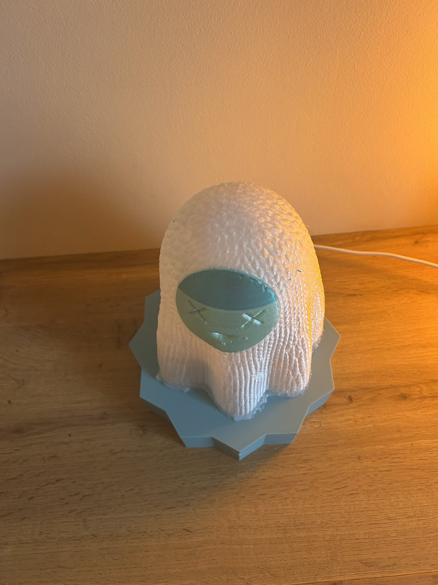 Vista dall’alto della Lampada Fantasmino LED stampata in 3D in PLA