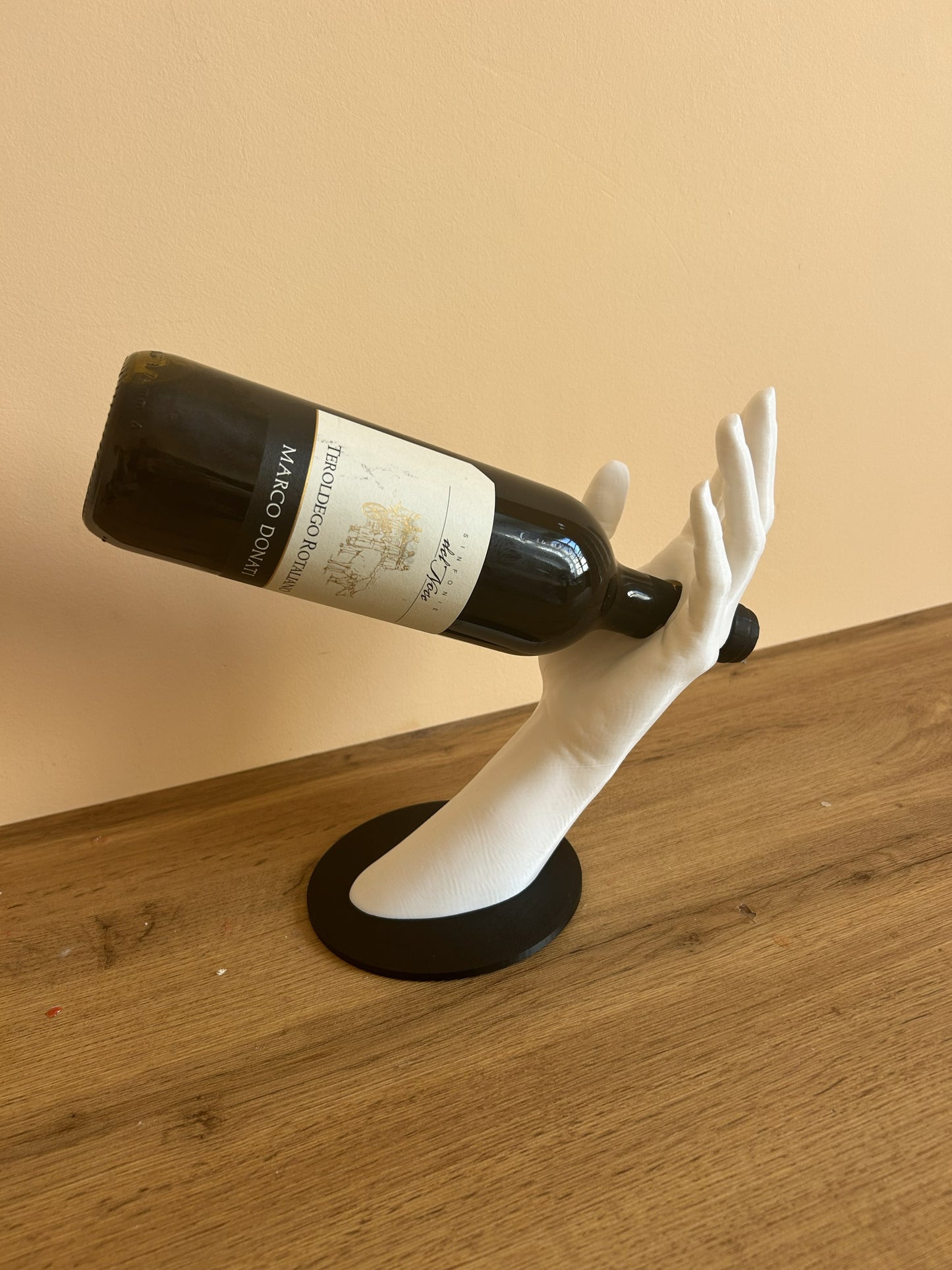 Porta bottiglie a forma di mano design originale stampato in 3D in PLA