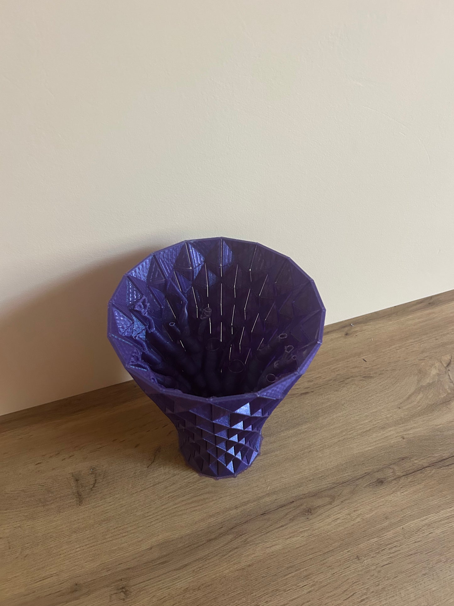 Vaso Luce Prisma 3D visto dall’alto – design geometrico prismatico