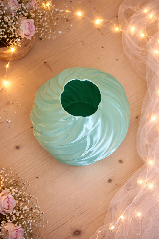 Peach Shell Vase – Elegant Decorative Design for Home Decor