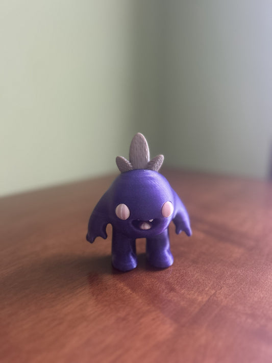 Fjody Fjoccolosa 3D in PLA, personaggio decorativo viola con cresta grigia e occhi grandi