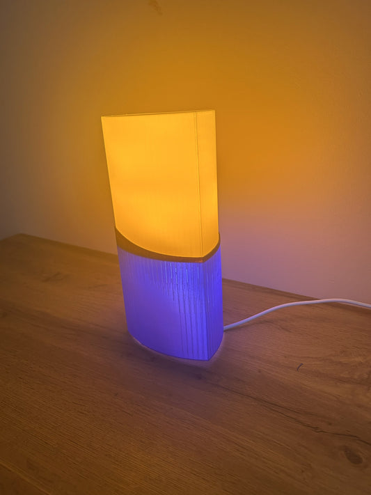 Lampada da tavolo LED moderna in PLA stampata in 3D