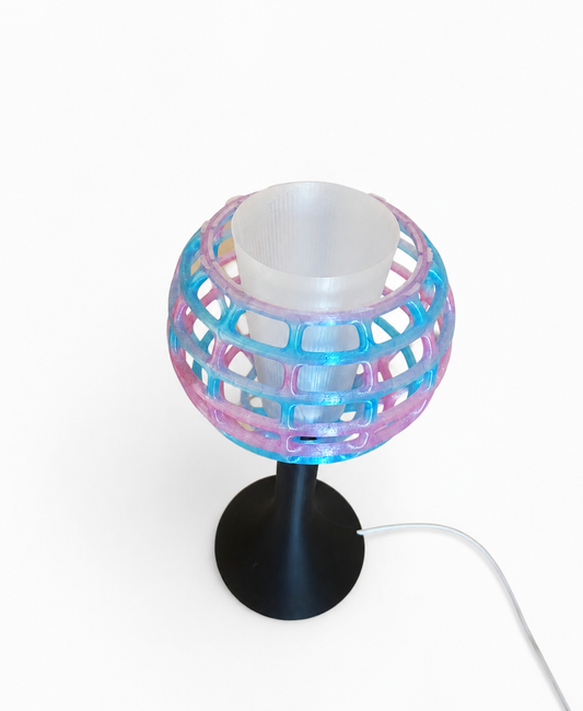 Lampada da tavolo La Luce Si Riaccende realizzata in PETG con struttura sferica stampata in 3D vista dall'alto