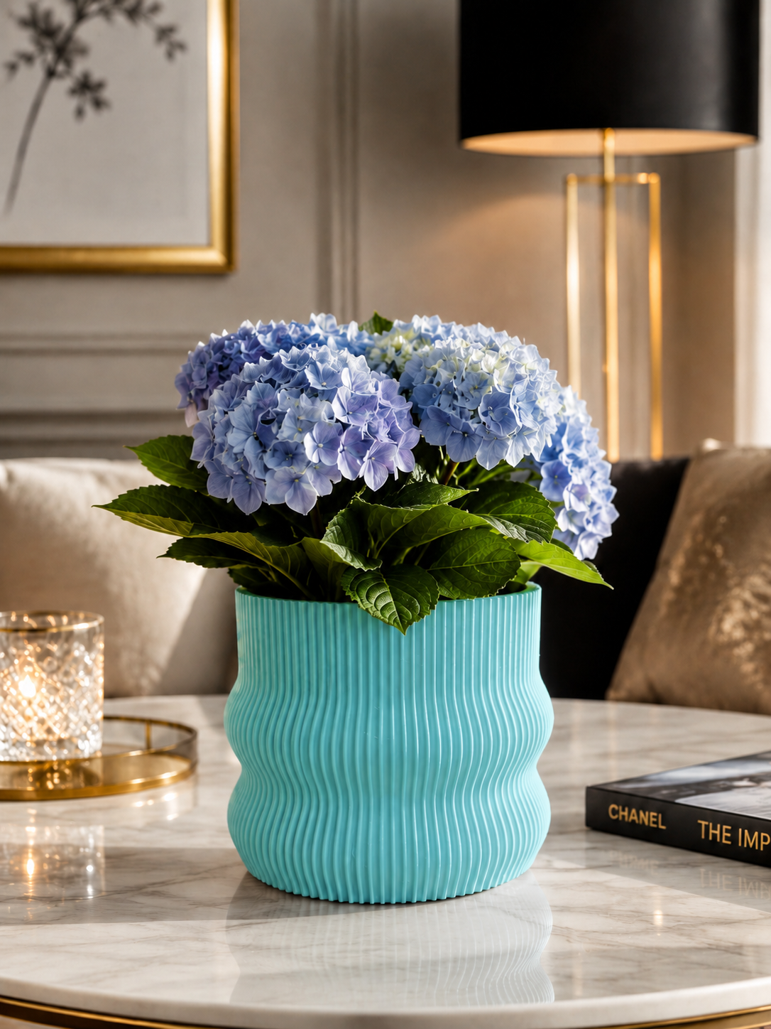 Elegant turquoise 3D printed planter made from premium PETG with a modern ribbed design. Decorative indoor plant pot featuring blue hydrangeas, perfect for luxury home décor, living room styling, contemporary interiors, office decoration and minimalist design. Designed and made in Italy.