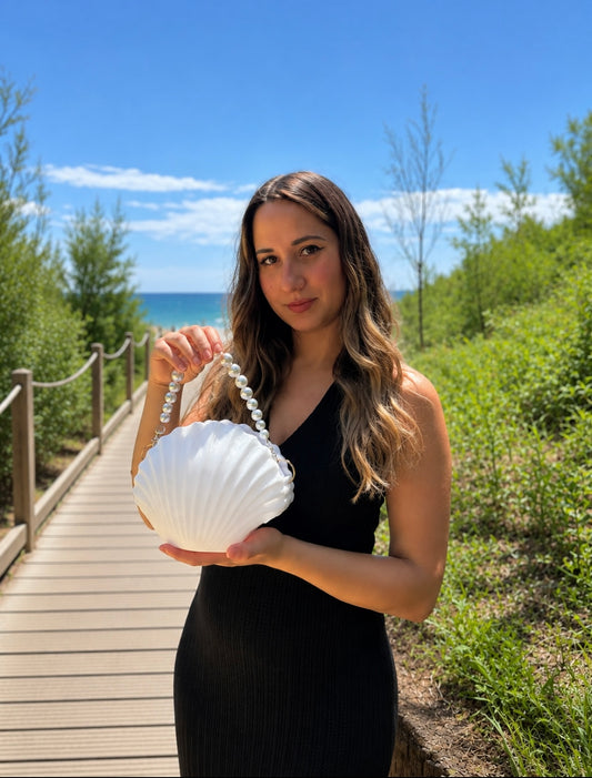 White Pearl Shell Handbag with Pearl Handle on Tropical Beach, Luxury Summer Purse for Women, Elegant Coastal Chic Fashion Accessory