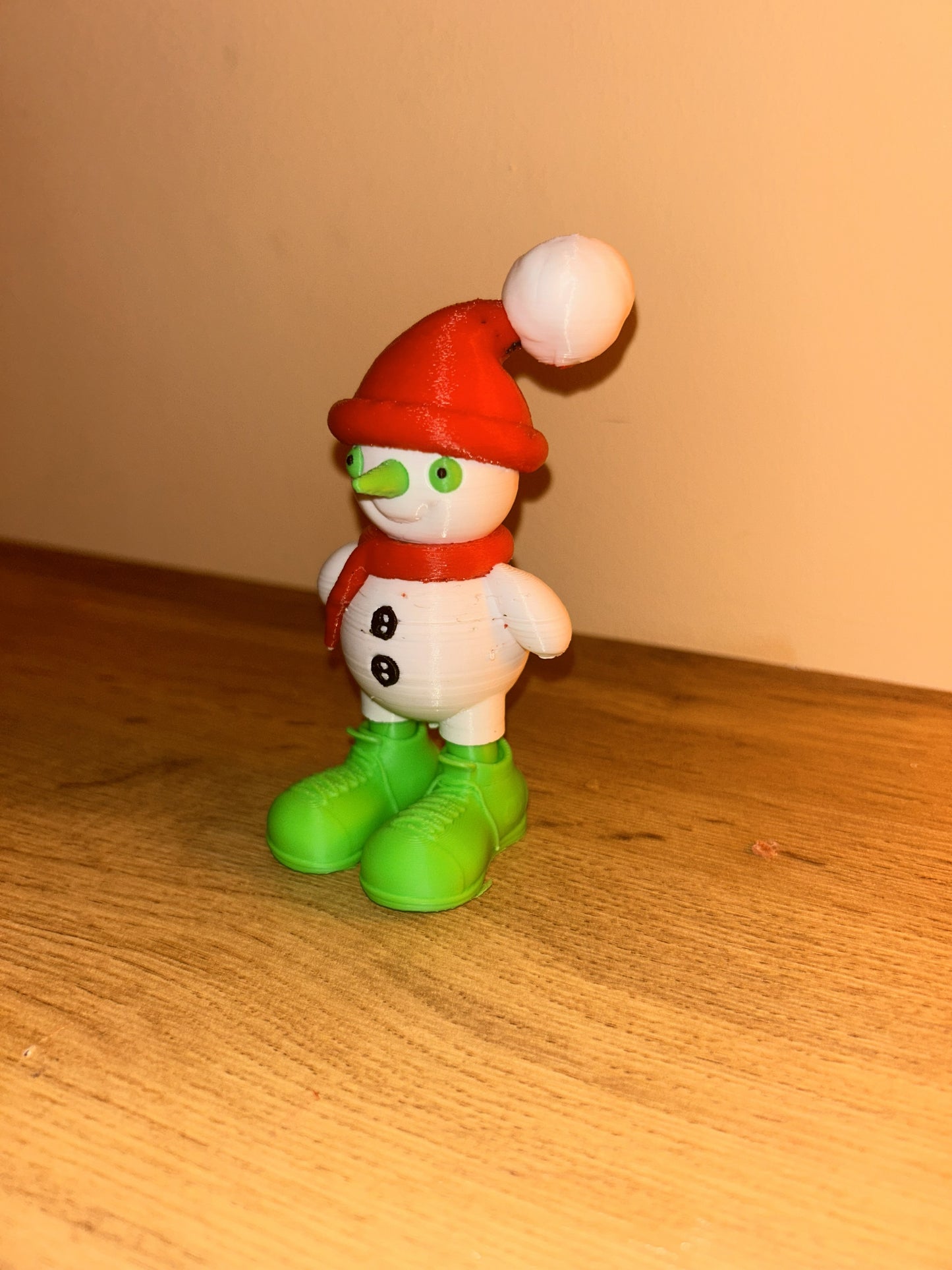 Pupazzo di Neve Fjoccoloso personaggio decorativo in PLA stampato in 3D, stile creativo e infantile