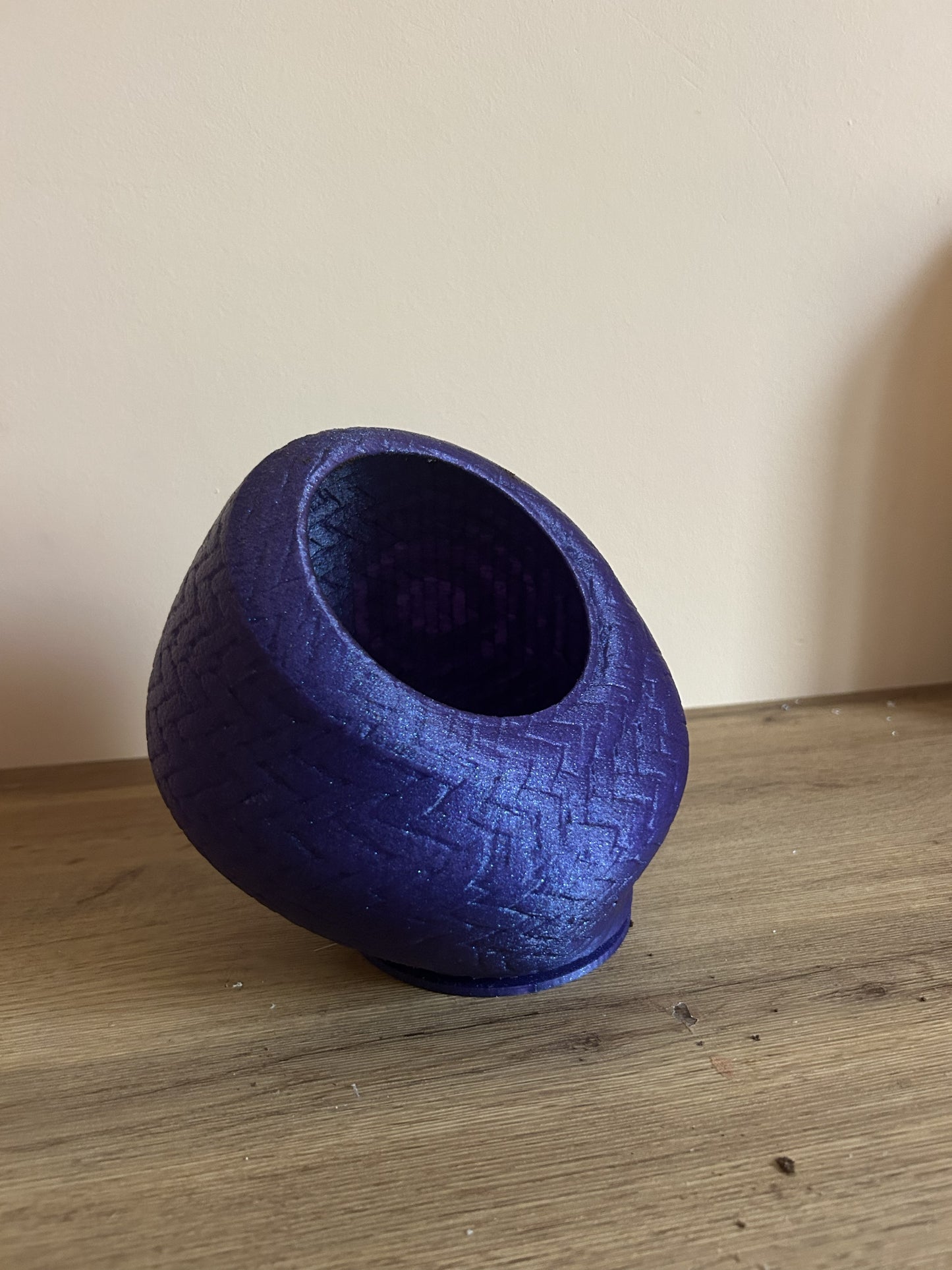 Vaso Antico 3D in PLA blu – vaso decorativo di design stampato in 3D, vista frontale