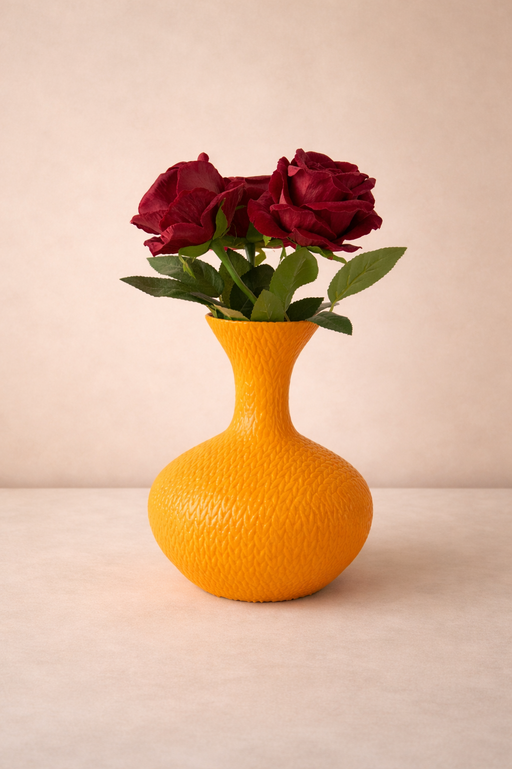 vaso impero romano con fiori decorazione casa elegante