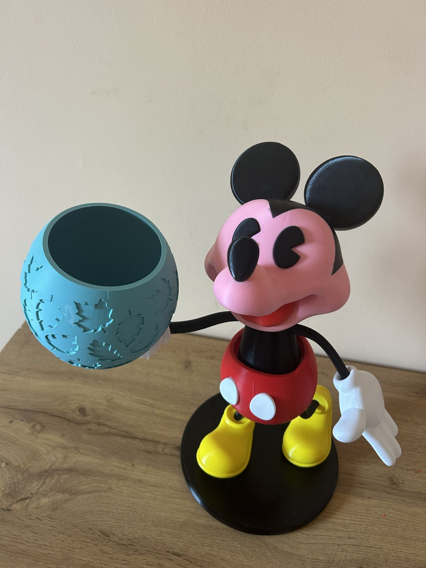 Vista dall’alto del Vaso Mouse In Love stampato in 3D in PLA, apertura vaso porta pianta