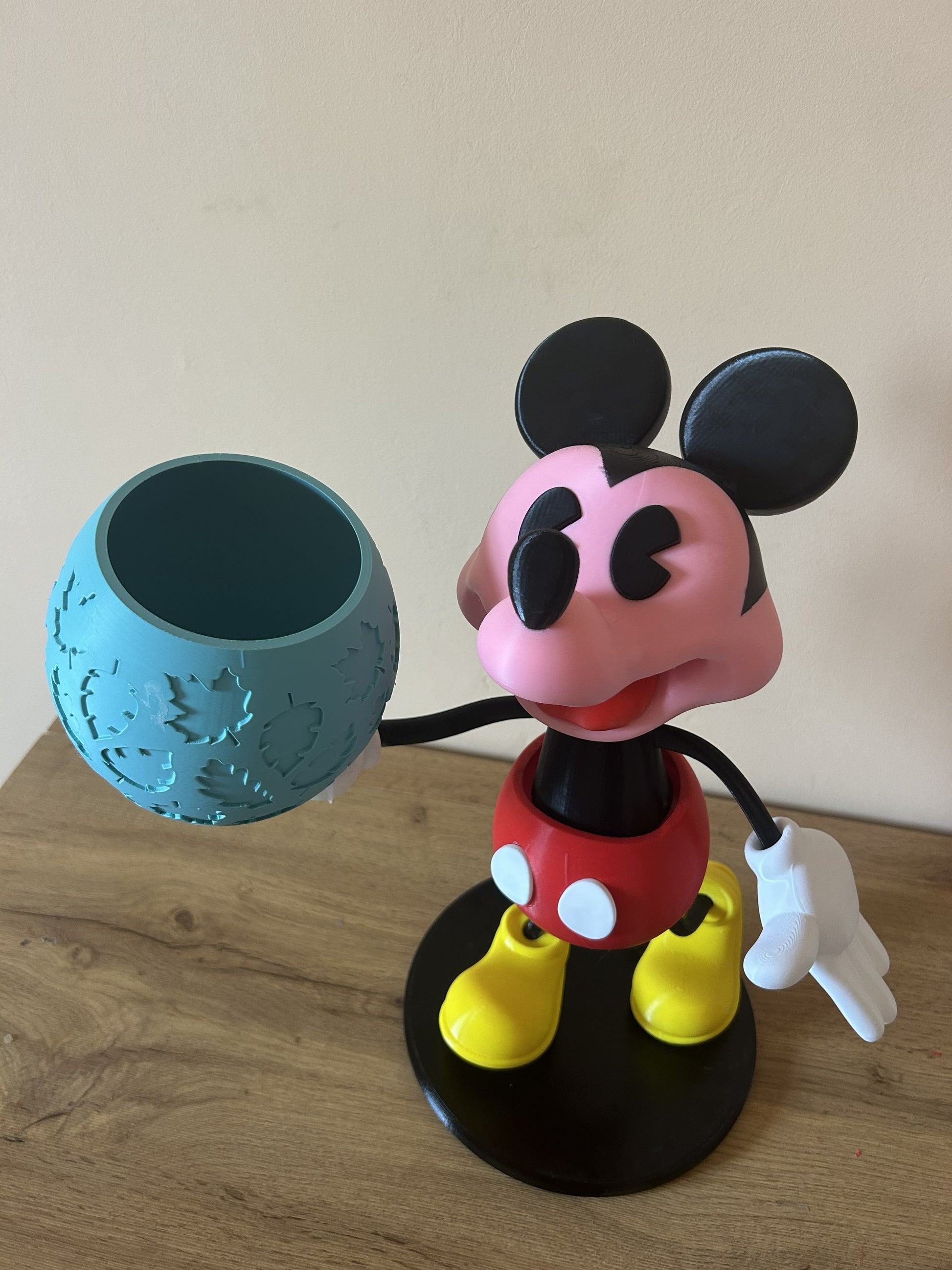 Vista dall’alto del Vaso Mouse In Love stampato in 3D in PLA, apertura vaso porta pianta