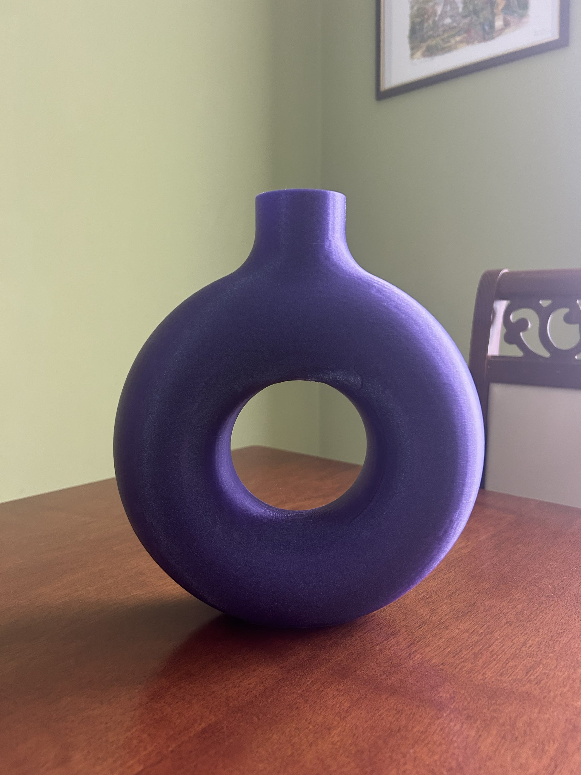 Vaso Ulaop viola in PLA stampato in 3D, vaso scultoreo moderno senza fiore