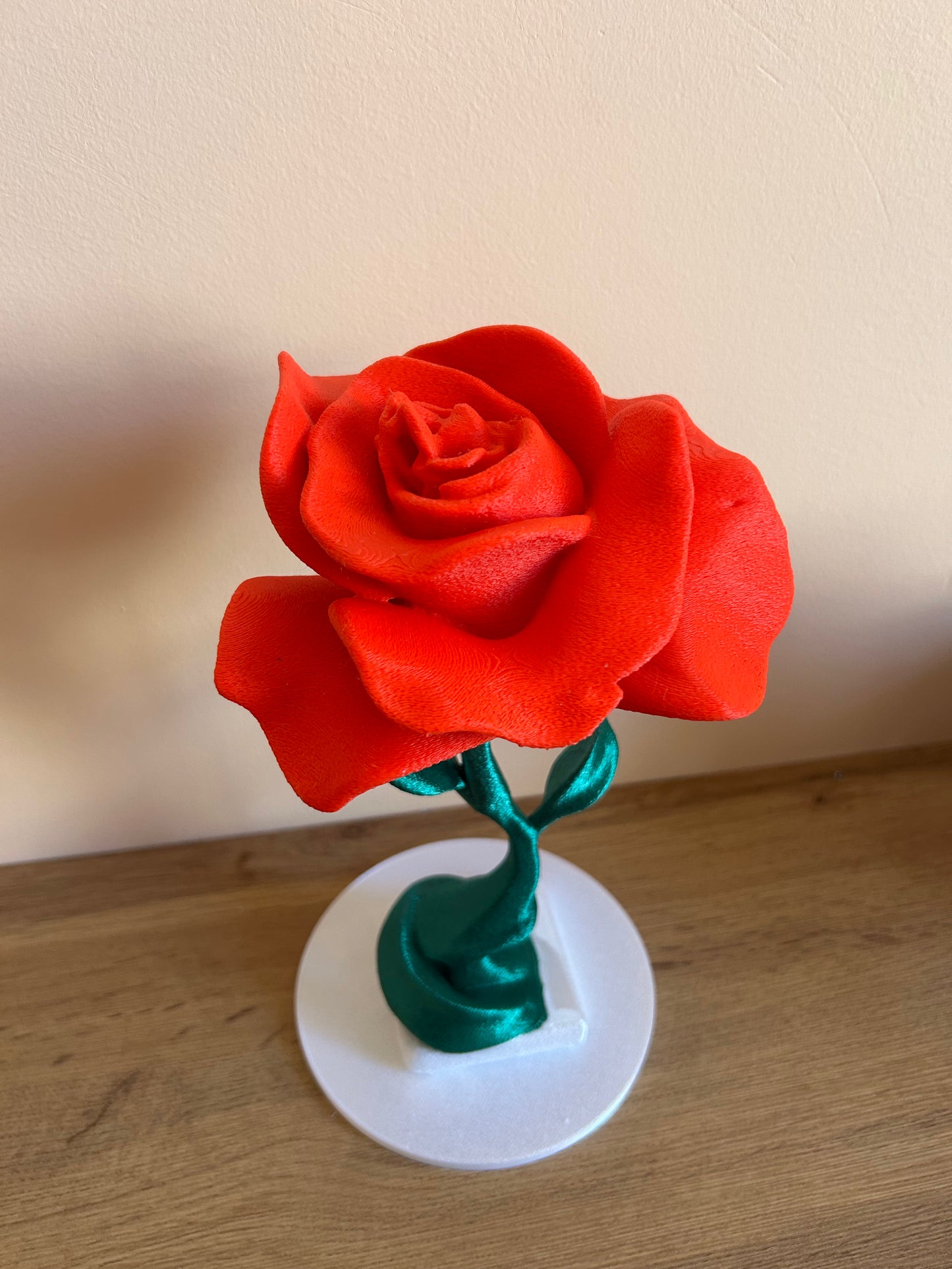 Fiore decorativo stampato in 3D, realizzato artigianalmente in Italia