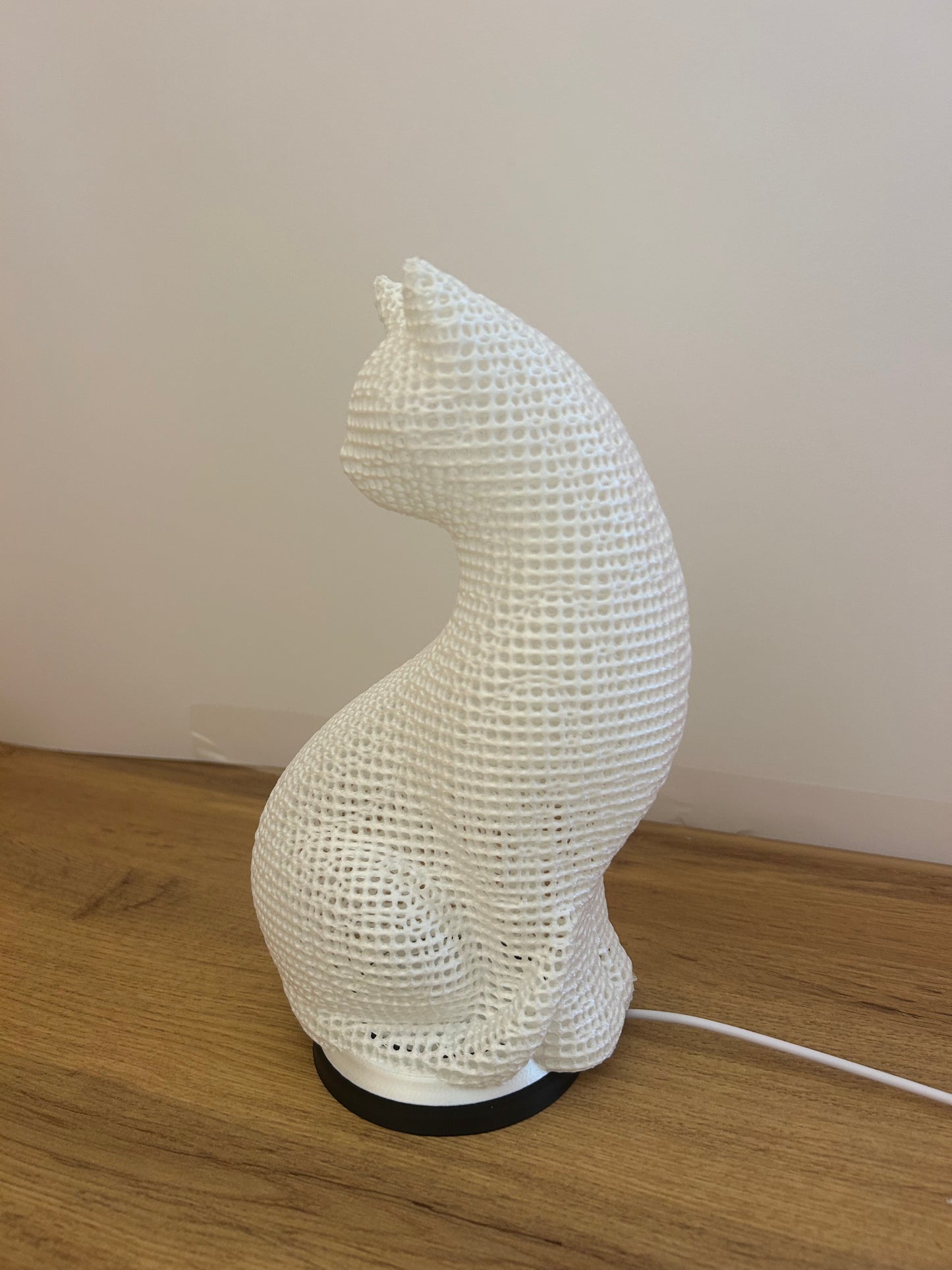 Lampada Gatto 3D bianca realizzata in stampa 3D, complemento d’arredo moderno