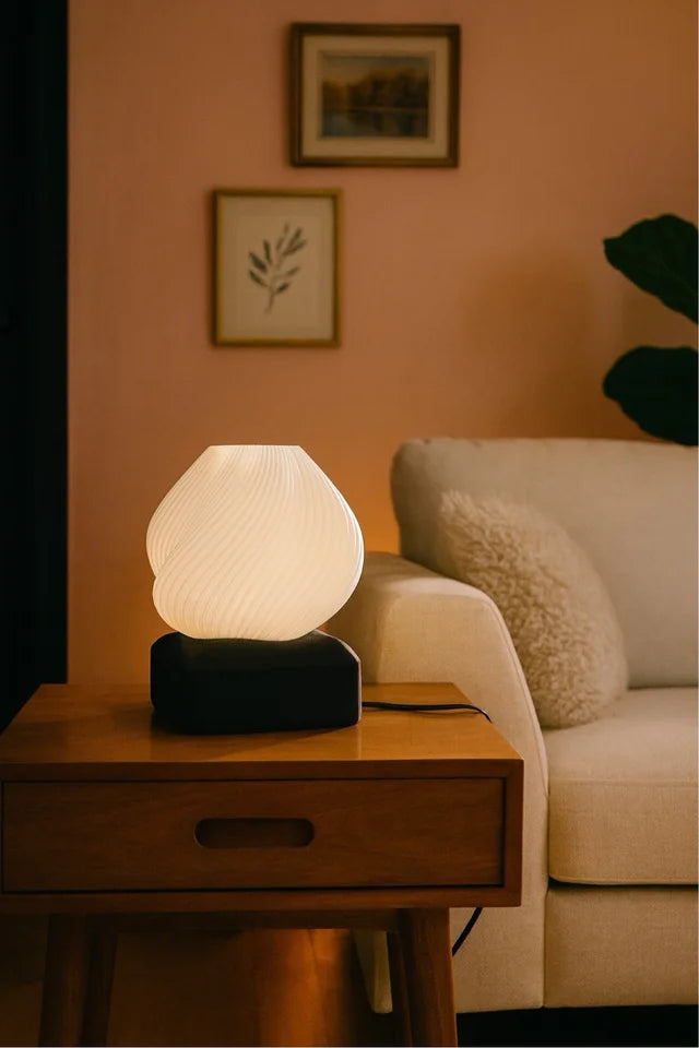 Lampada moderna bianca e nera stampata in 3D – design elegante per camera da letto