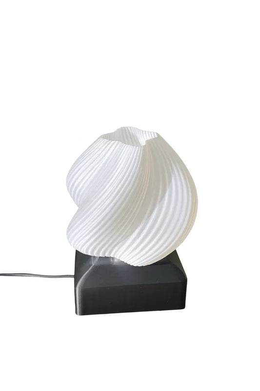 Lampada moderna bianca e nera stampata in 3D in plastica