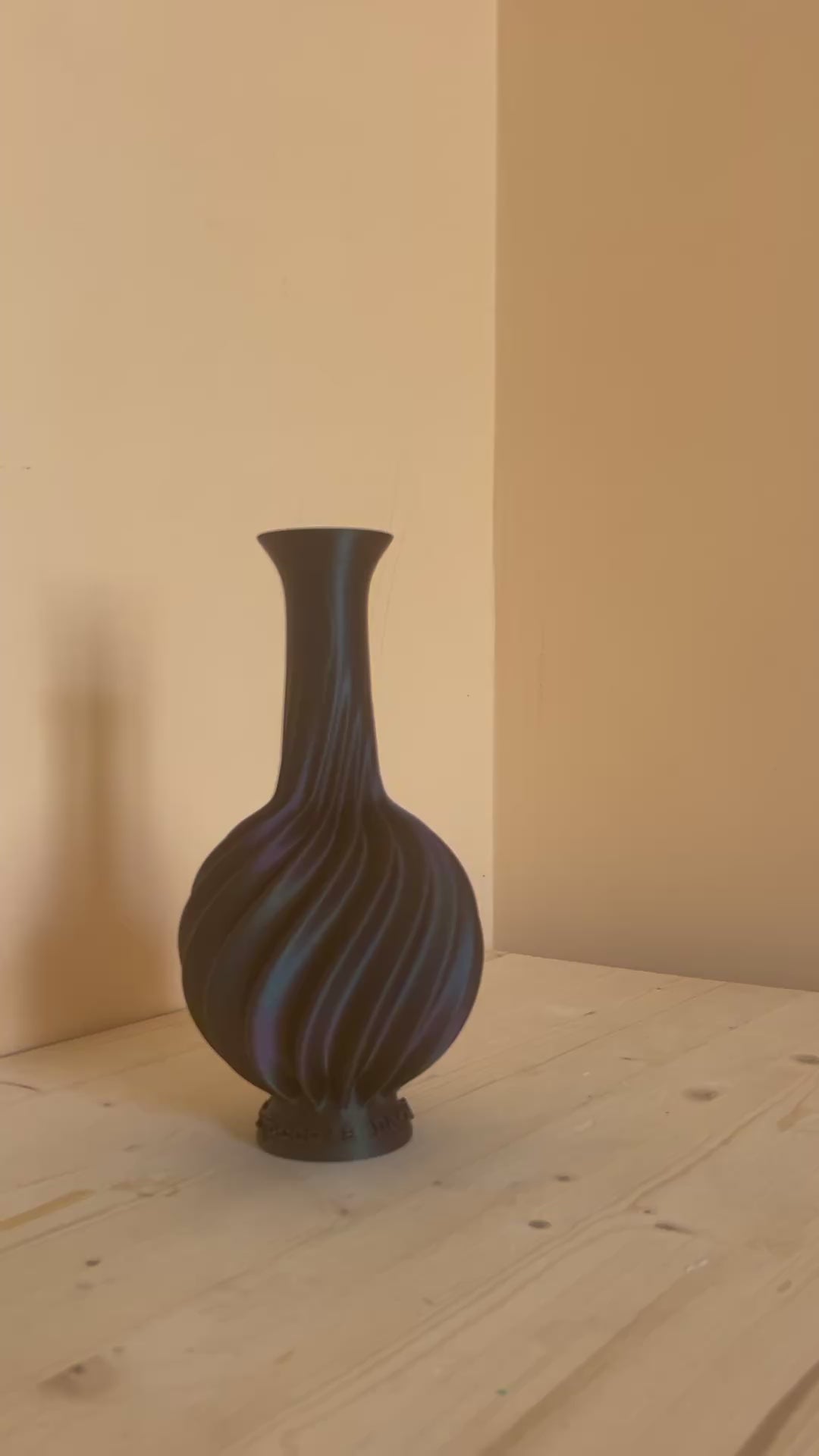 Vaso Calliope design scultoreo