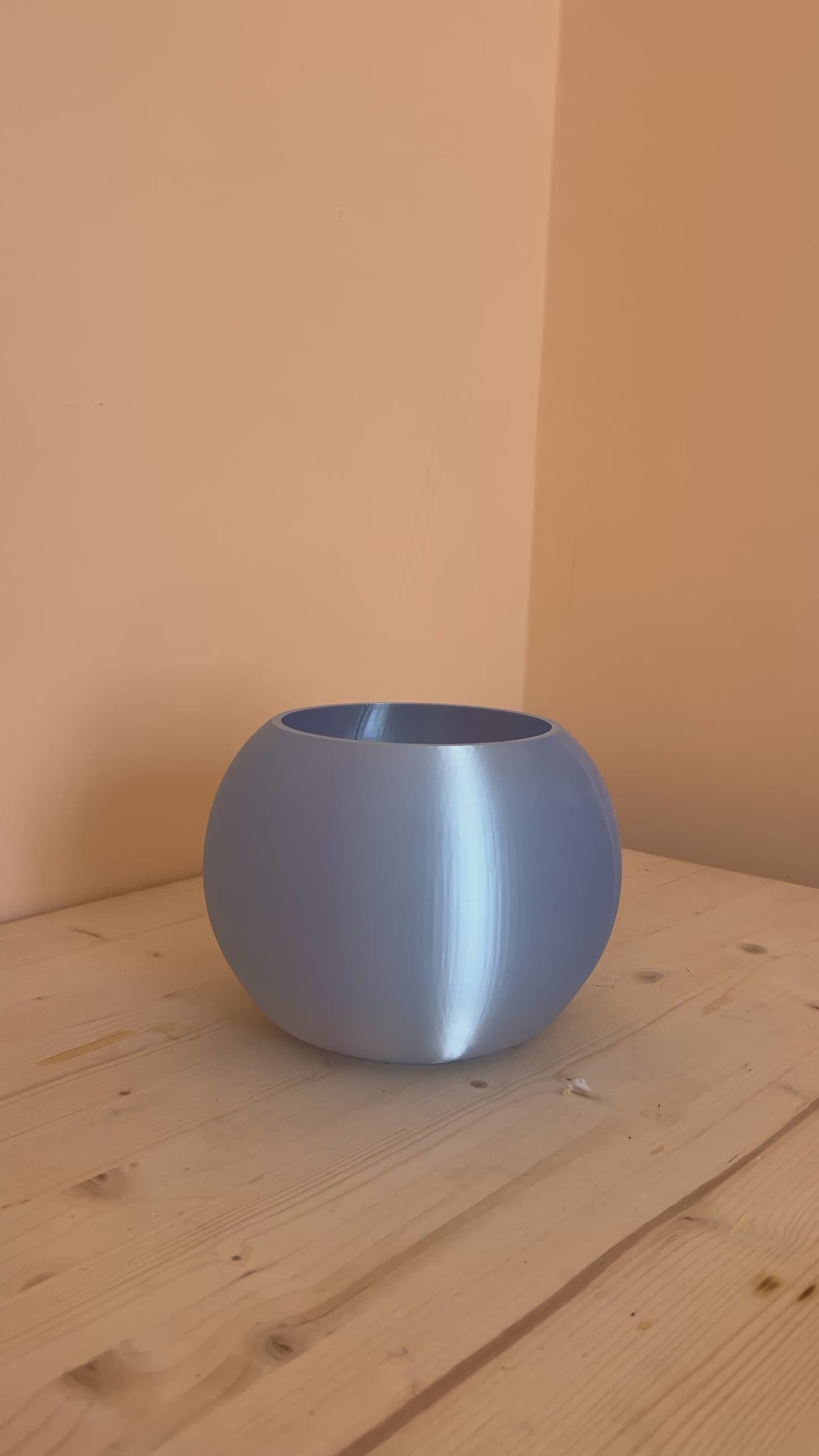 Vaso liscio 3D realizzato artigianalmente in PETG ecologico Made in Italy video dimostrativo