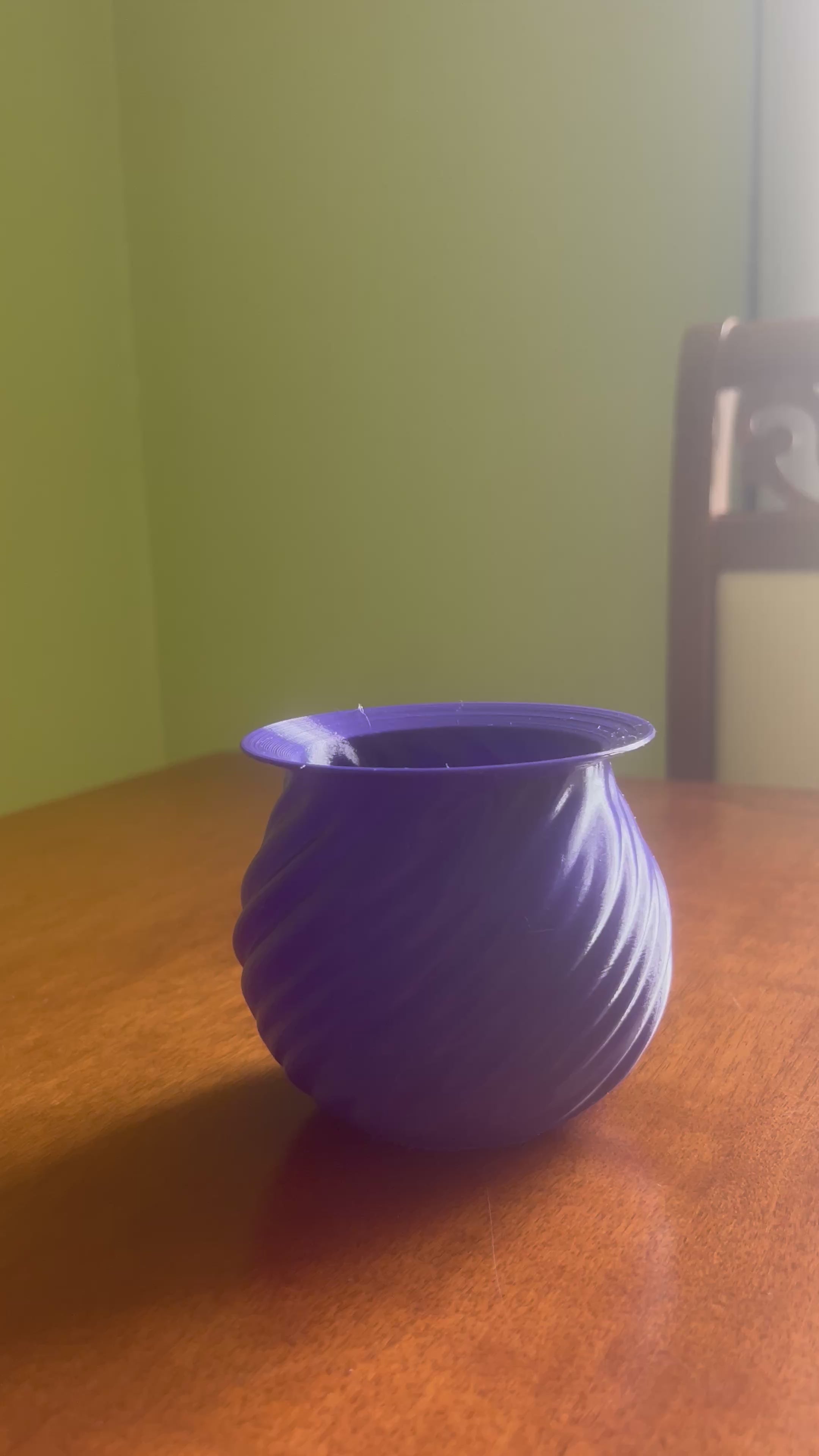Watch the modern blue spiral planter in action, premium 3D printed decorative flower pot featuring elegant design, contemporary home decor inspiration, indoor plant styling, designer vase showcase and luxury interior decoration ideas.
