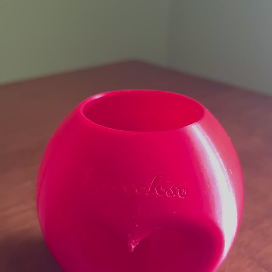 Watch this elegant modern 3D printed flower vase featuring a unique heart-shaped design. Available in multiple sizes, this decorative vase is perfect for fresh flowers, artificial arrangements, living room decor, office decoration, shelf styling and modern interior design. A unique home decor accessory and thoughtful gift for every occasion.