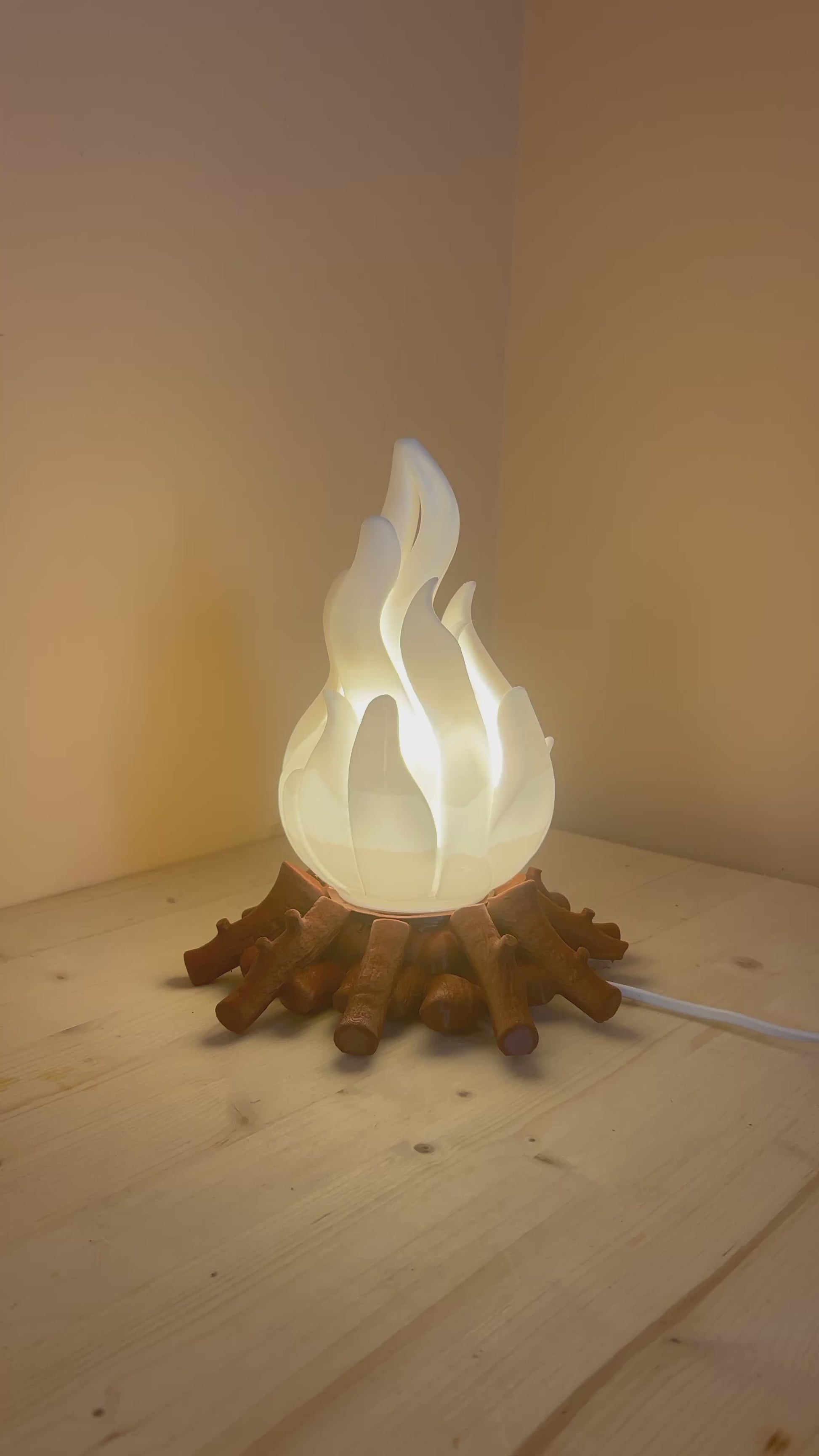 Fuoco Magico – Lampada da Tavolo Design Fiamma Decorativa video dimostrativo