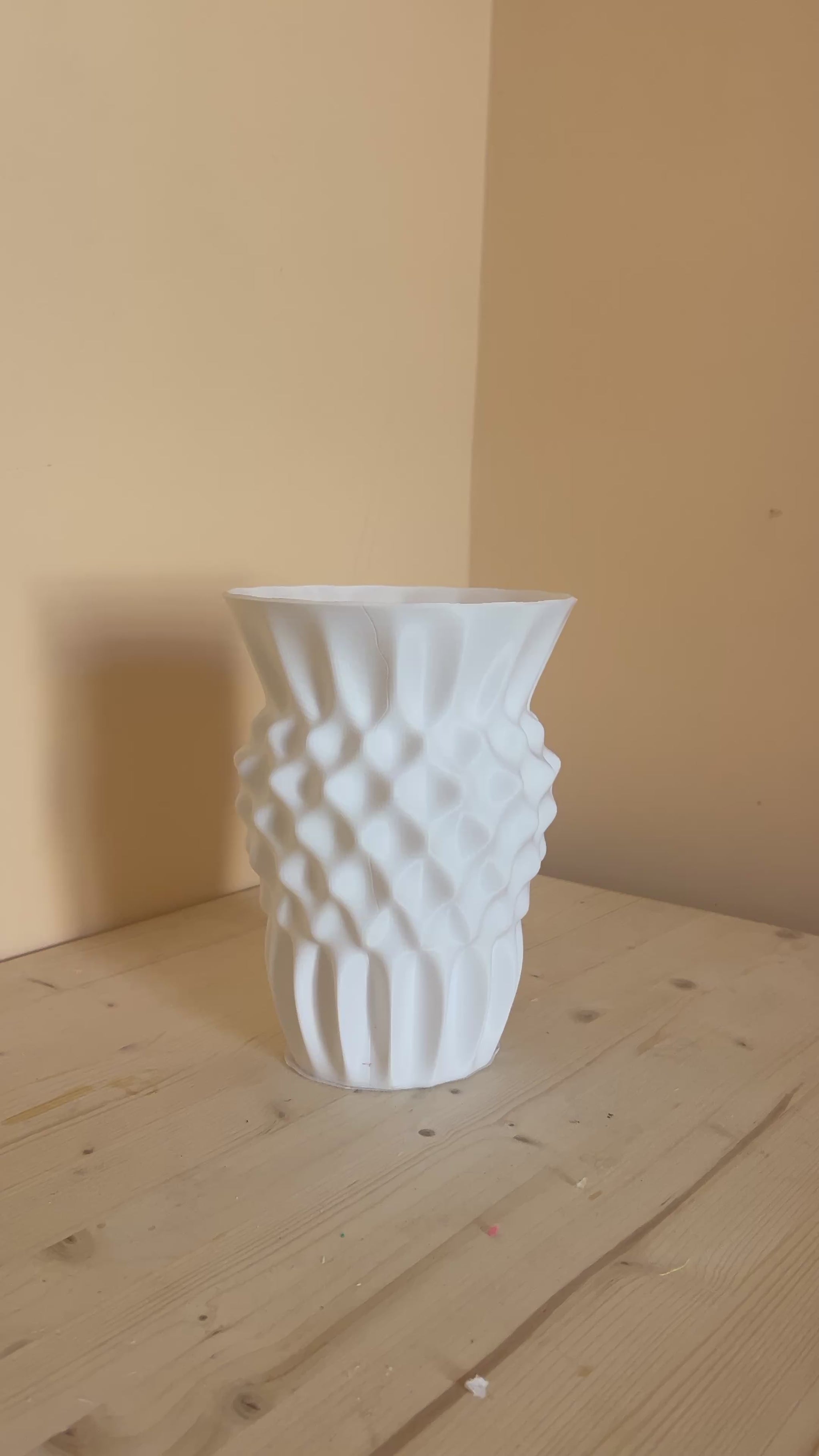 Vaso 3D Narciso in PETG ecologico – arredo decorativo moderno Made in Italy VIDEO dimostrativo