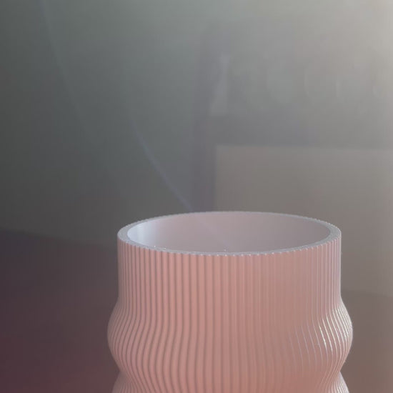 Discover our premium 3D printed decorative flower pots made in Italy using durable PETG. This video showcases the elegant ribbed design, three available sizes, premium craftsmanship and modern styling, perfect for indoor plants, flowers, luxury home decor, office decoration and contemporary interior design.