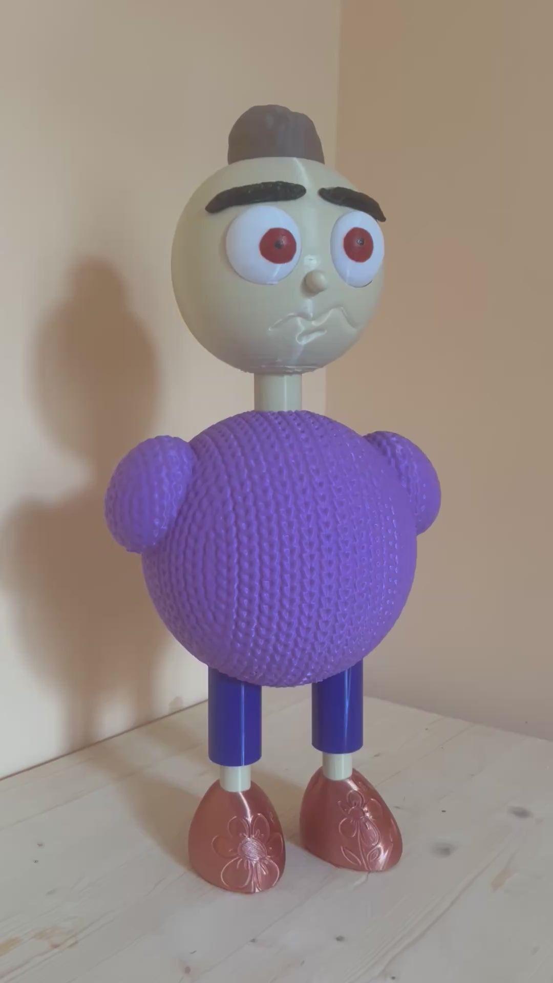 scultura Nonnina Fjoccolosa personaggio artistico - video