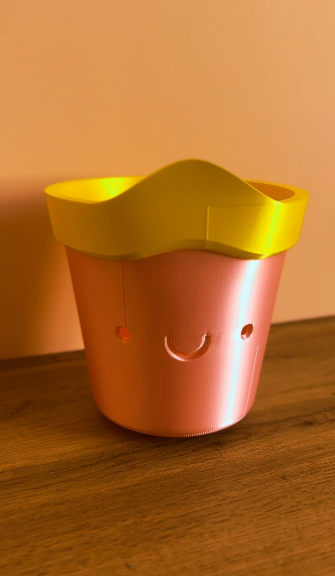 Vaso 3D Felice in PLA ecologico, design con volto sorridente