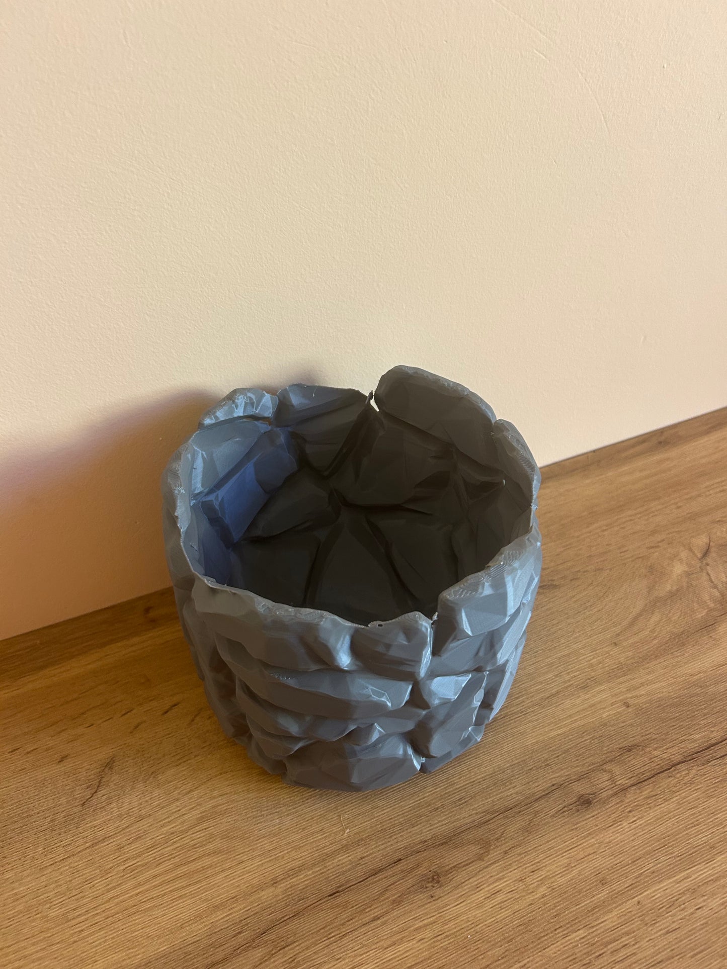 Vaso in stampa 3D effetto pietra visto dall’alto