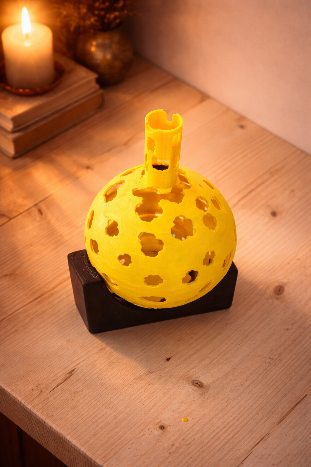 Vaso artistico traforato Voronoi vista laterale design moderno