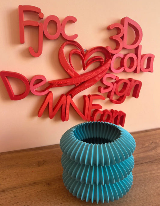Vaso Nuvoloso a coste stampato in 3D in PLA dal design moderno