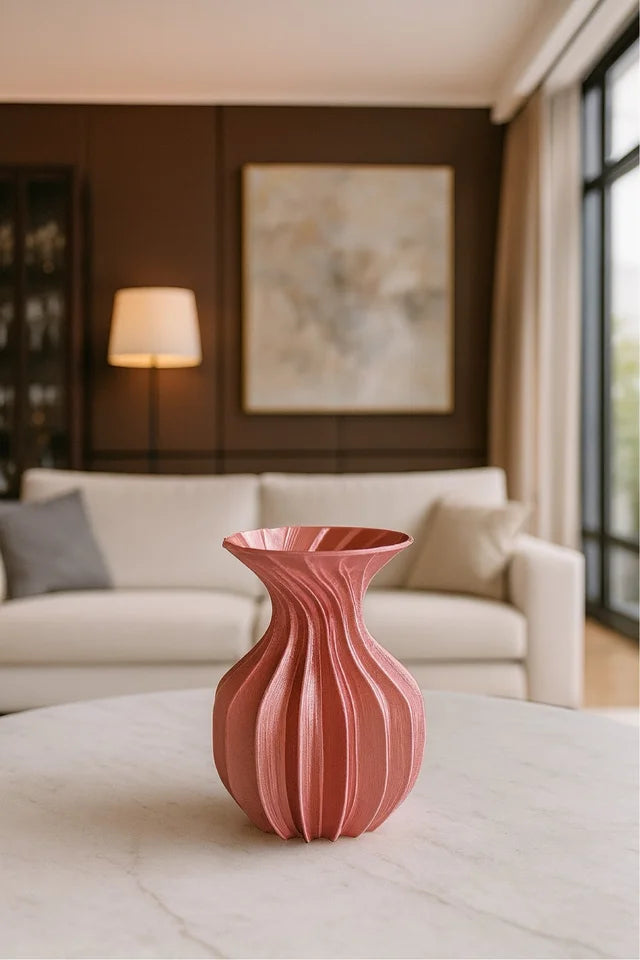 Vaso moderno rosa tenue scanalato in plastica stampata in 3D – complemento d’arredo elegante